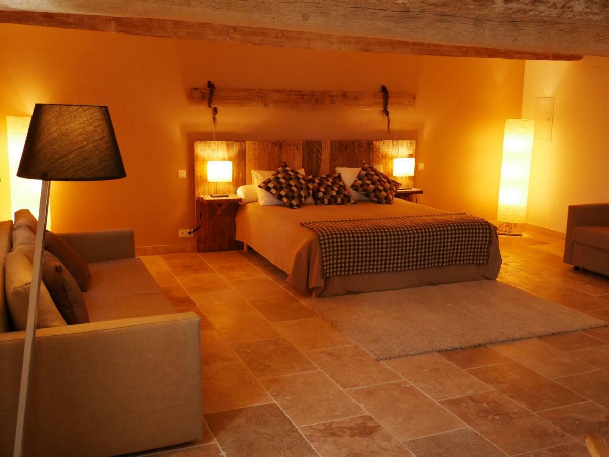 Bed and Breakfast Mas Du Grand Bordes à Saint-Laurent-dʼAigouze Extérieur photo