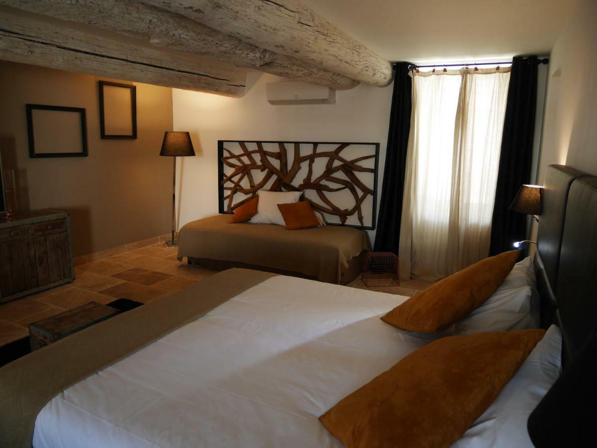 Bed and Breakfast Mas Du Grand Bordes à Saint-Laurent-dʼAigouze Extérieur photo