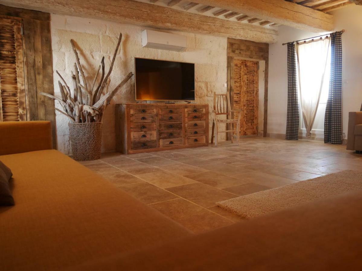 Bed and Breakfast Mas Du Grand Bordes à Saint-Laurent-dʼAigouze Extérieur photo