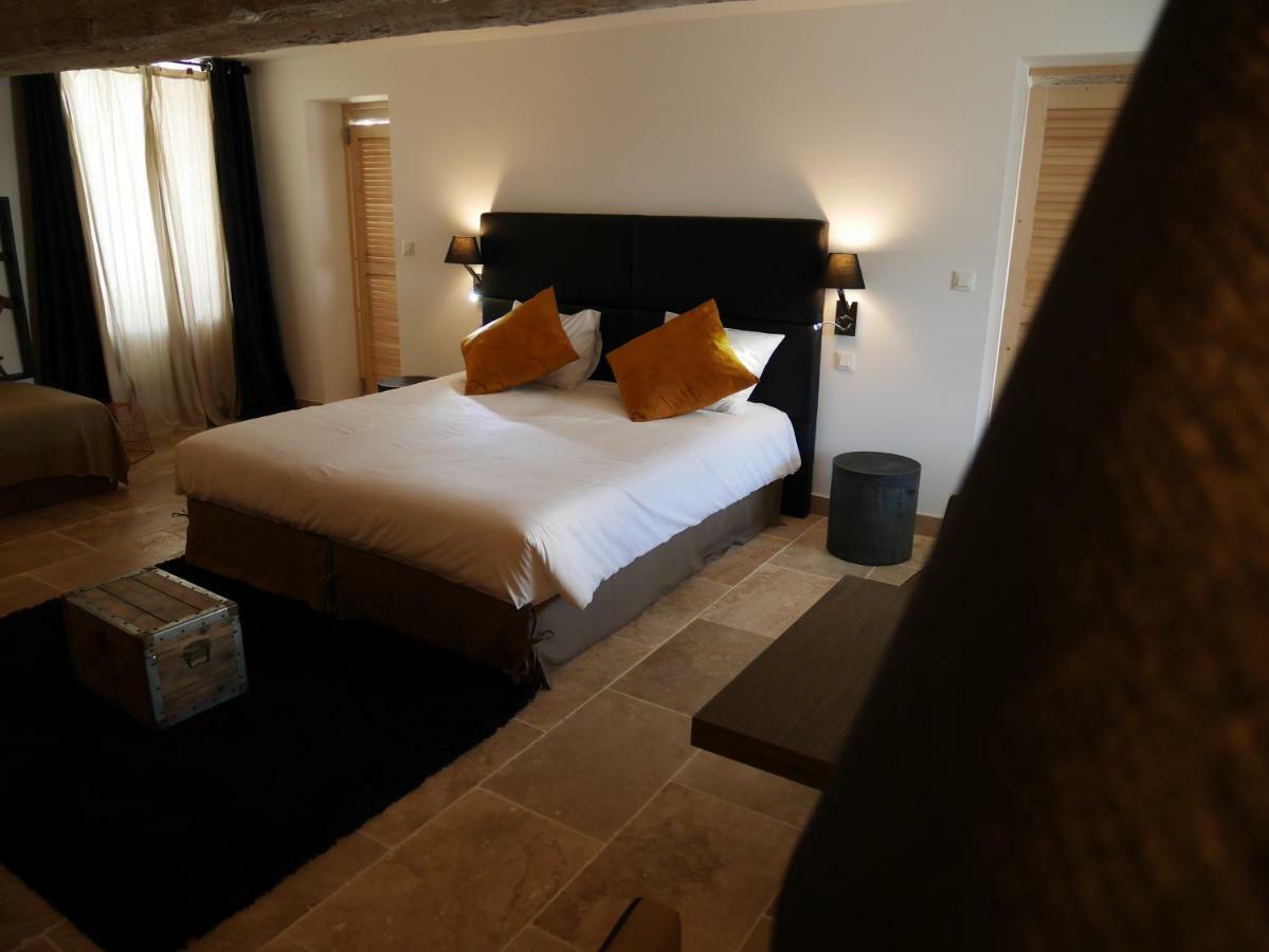 Bed and Breakfast Mas Du Grand Bordes à Saint-Laurent-dʼAigouze Extérieur photo