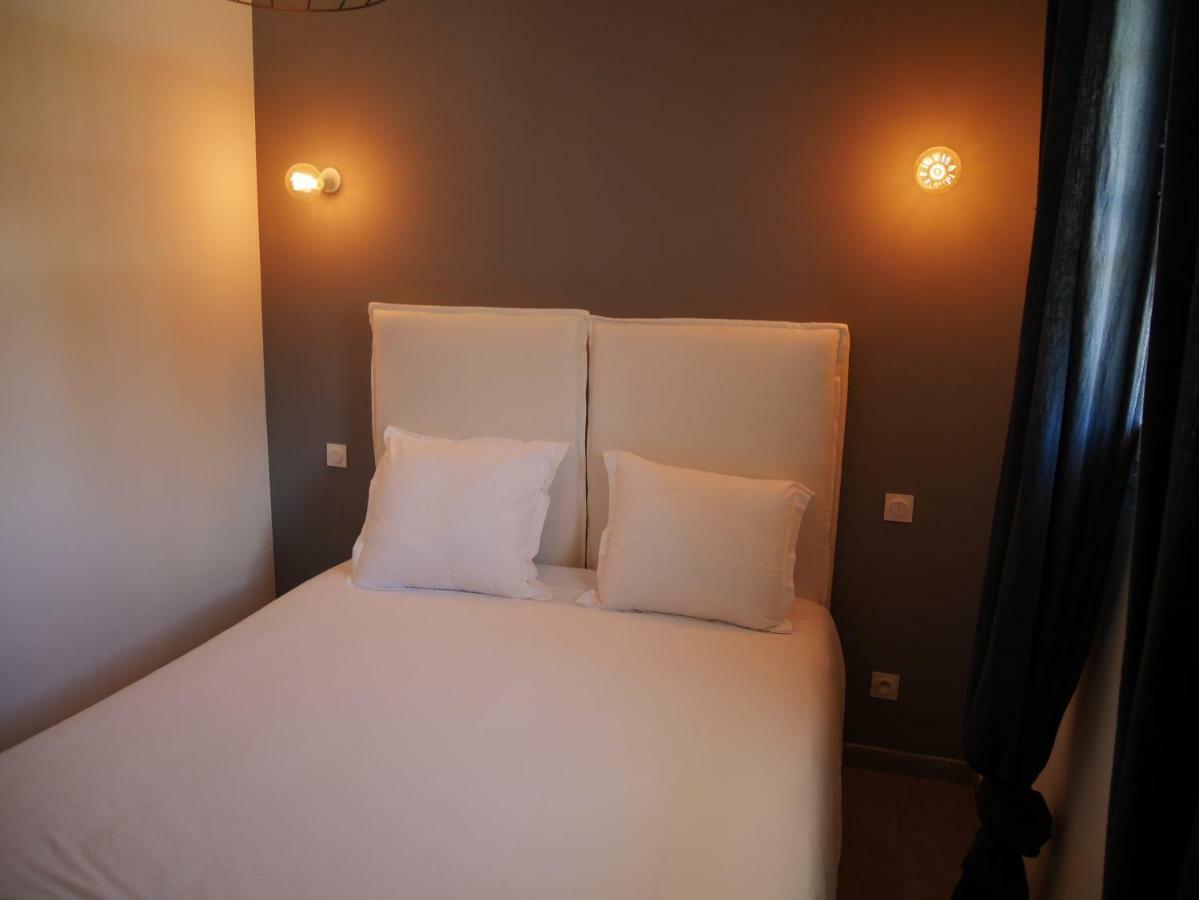 Bed and Breakfast Mas Du Grand Bordes à Saint-Laurent-dʼAigouze Extérieur photo